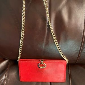 Gucci long WOC red with black and gold clasp, very pretty ♥️🖤